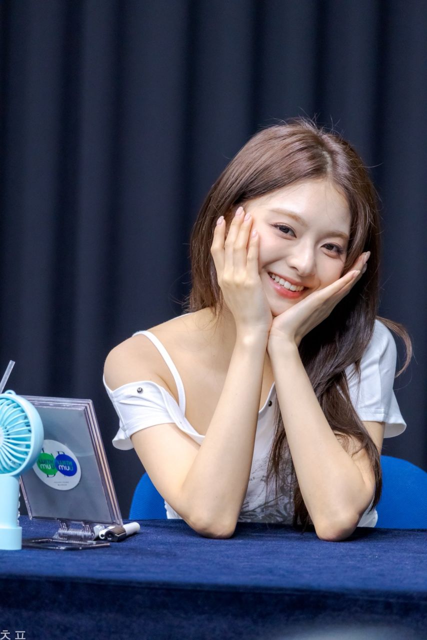 프로미스나인 이나경