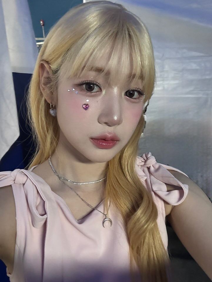 피프티피프티 예원, 문샤넬, 아테나