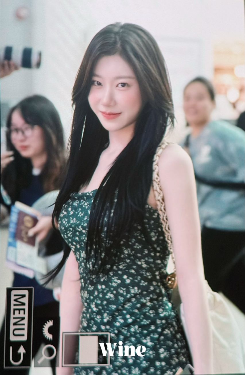 오늘자 있지(ITZY) 채령 출국.jpg