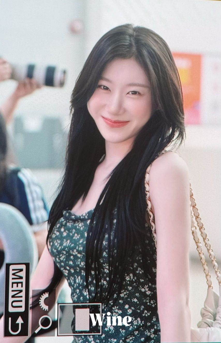 오늘자 있지(ITZY) 채령 출국.jpg