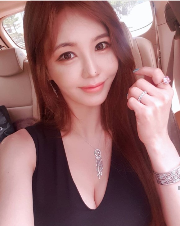 강예빈