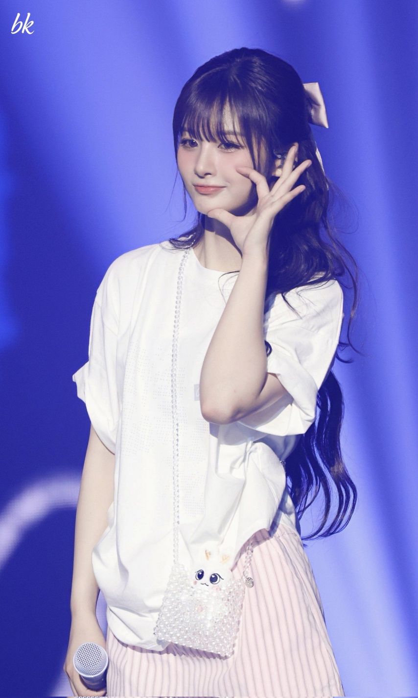 엔믹스 설윤 청순한 미모.jpg