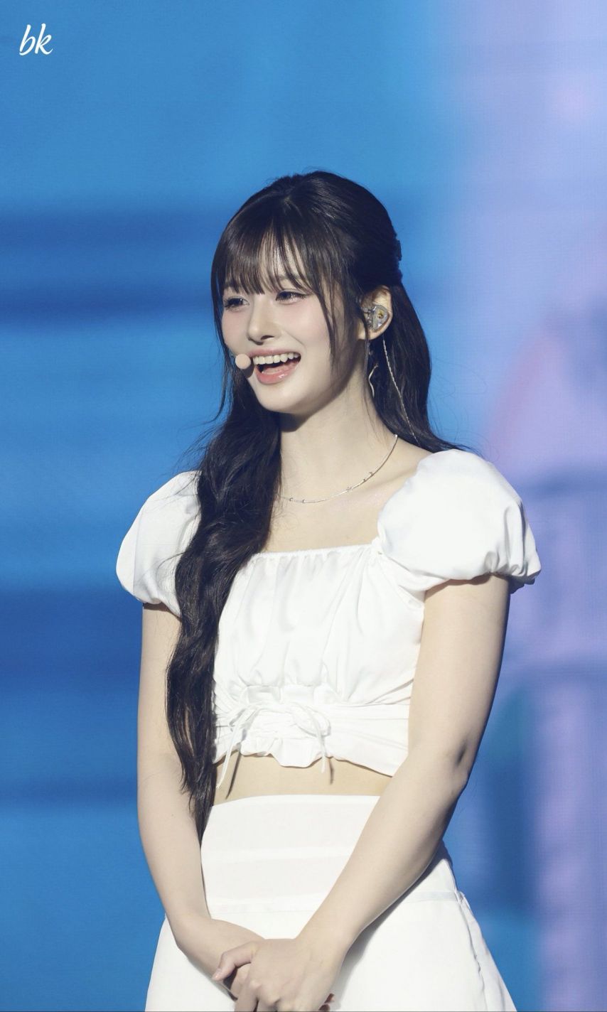 엔믹스 설윤 청순한 미모.jpg