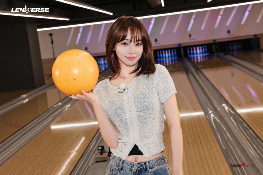 르세라핌 LENIVERSE ‘볼링(을 곁들인) 은채야 20살 축하해’ Photo Sketch