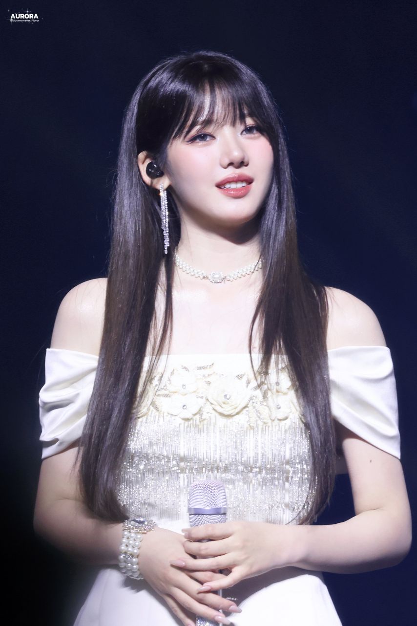 베이비몬스터 로라