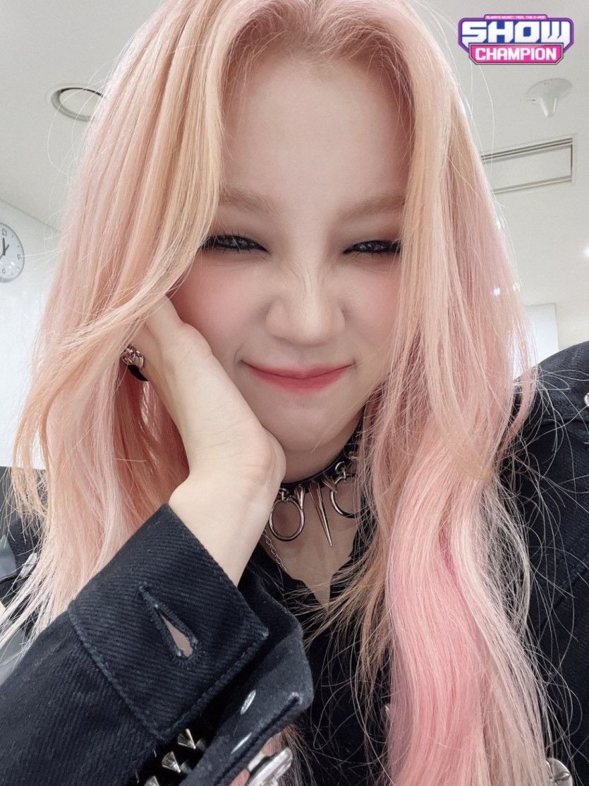 여자아이들 우기