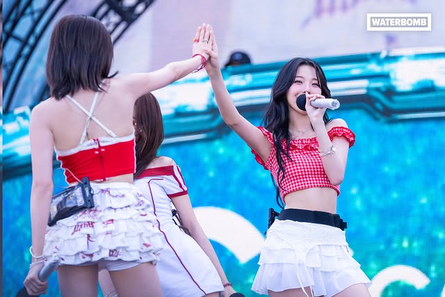 프로미스나인 워터밤