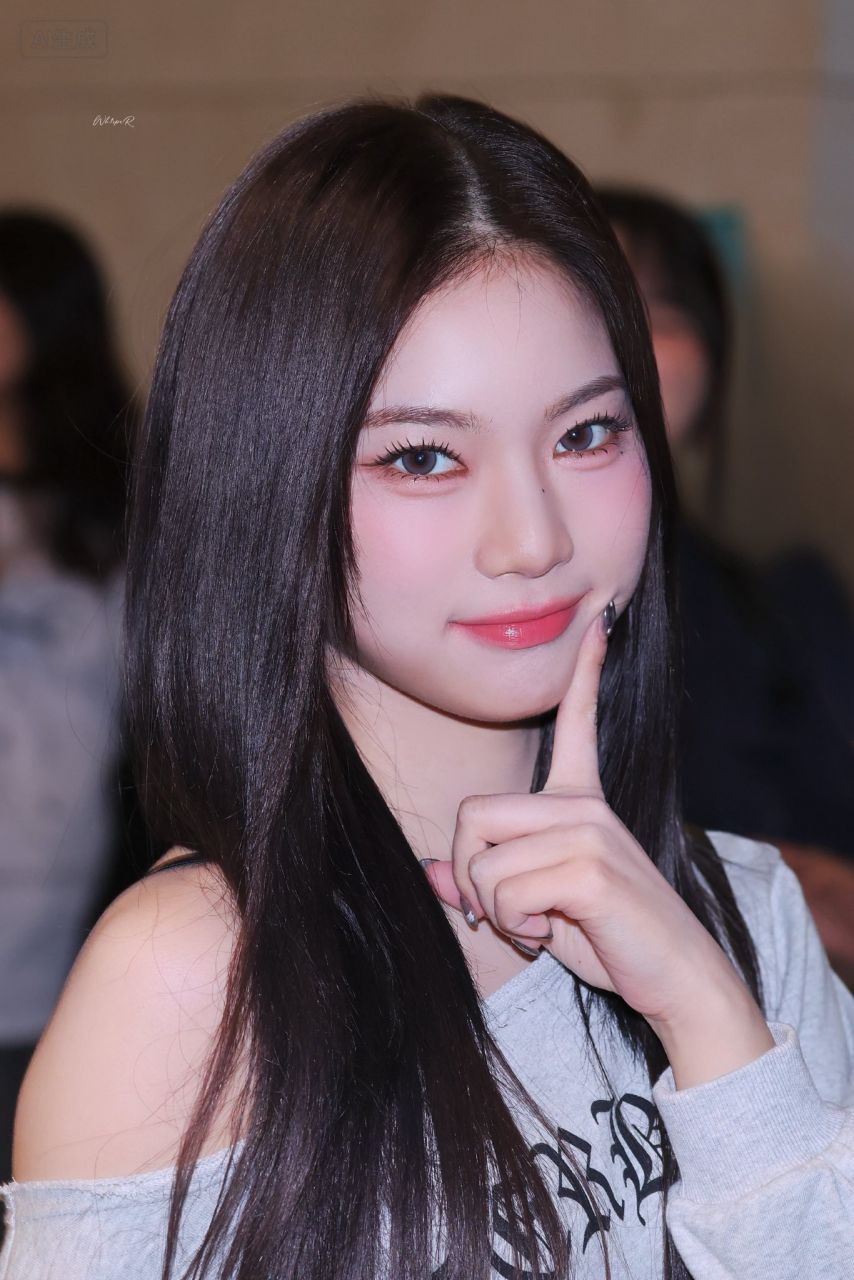 오늘 출국 아이사 (스테이씨)