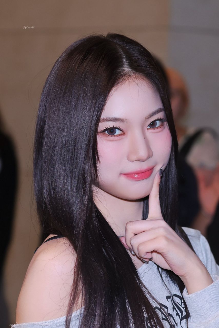 오늘 출국 아이사 (스테이씨)