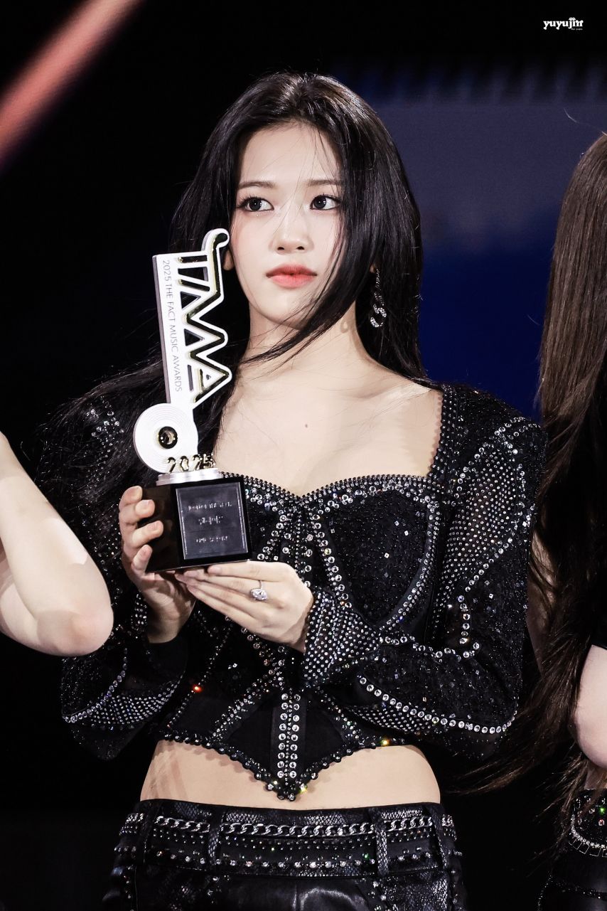 아이브 안유진