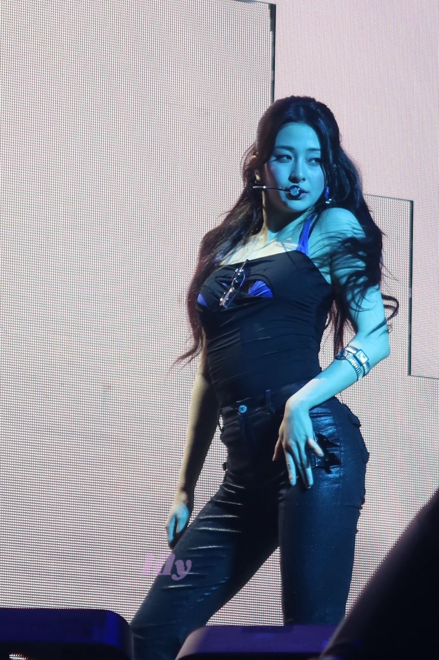 르세라핌 허윤진