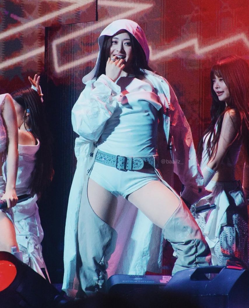 르세라핌 허윤진