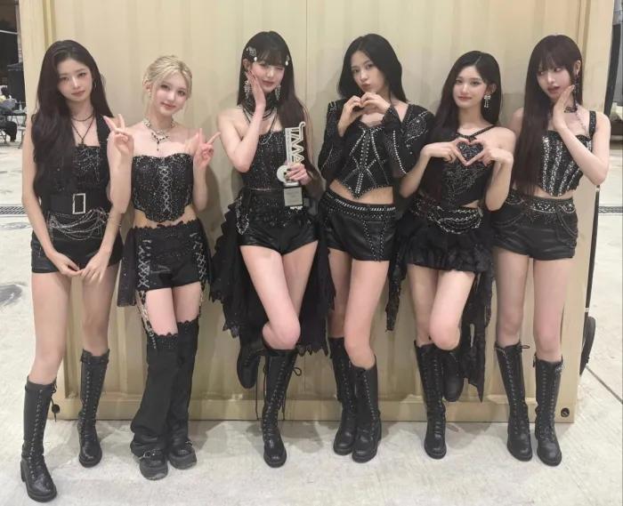 레드카펫 입장하는 아이브 멤버들 미모와 피지컬