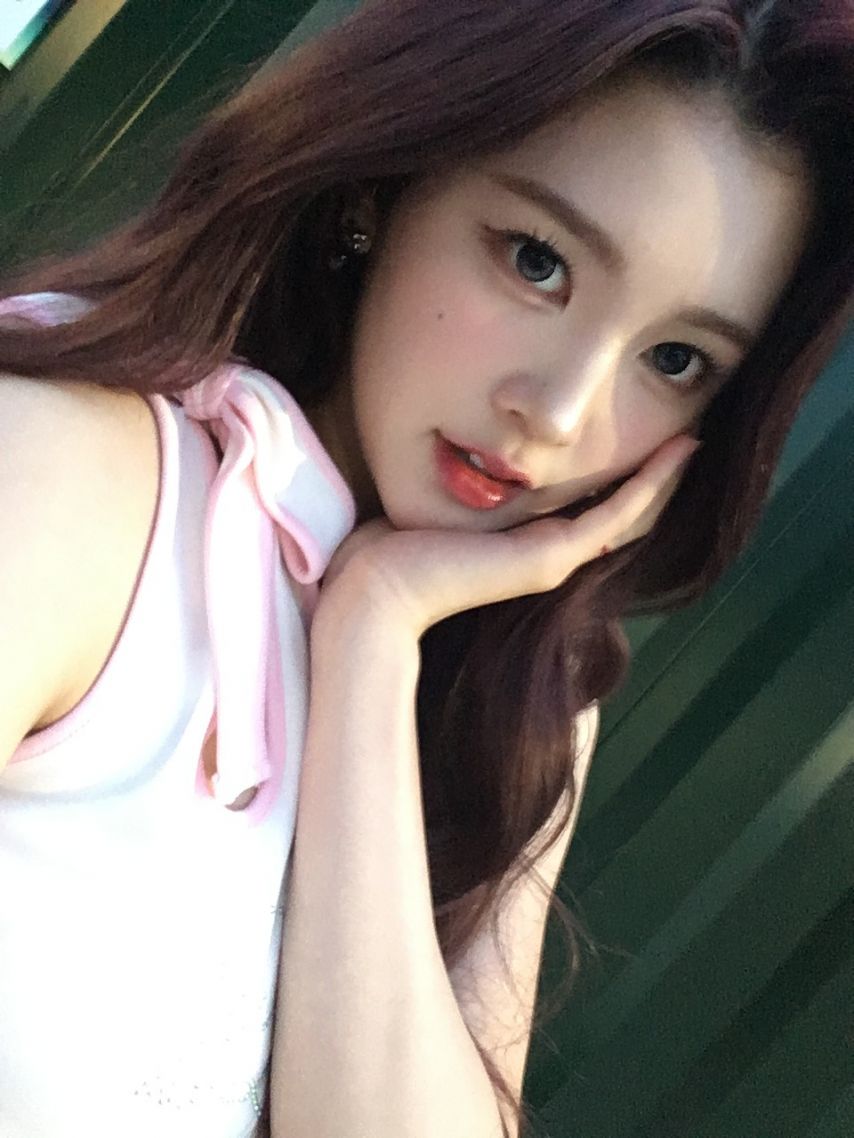 하츠투하츠 에이나