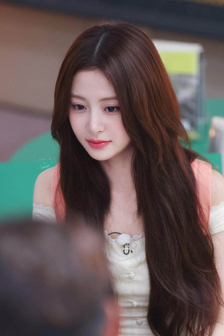 르세라핌 허윤진