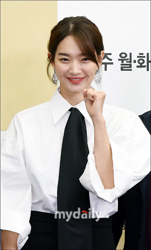 배우 신민아