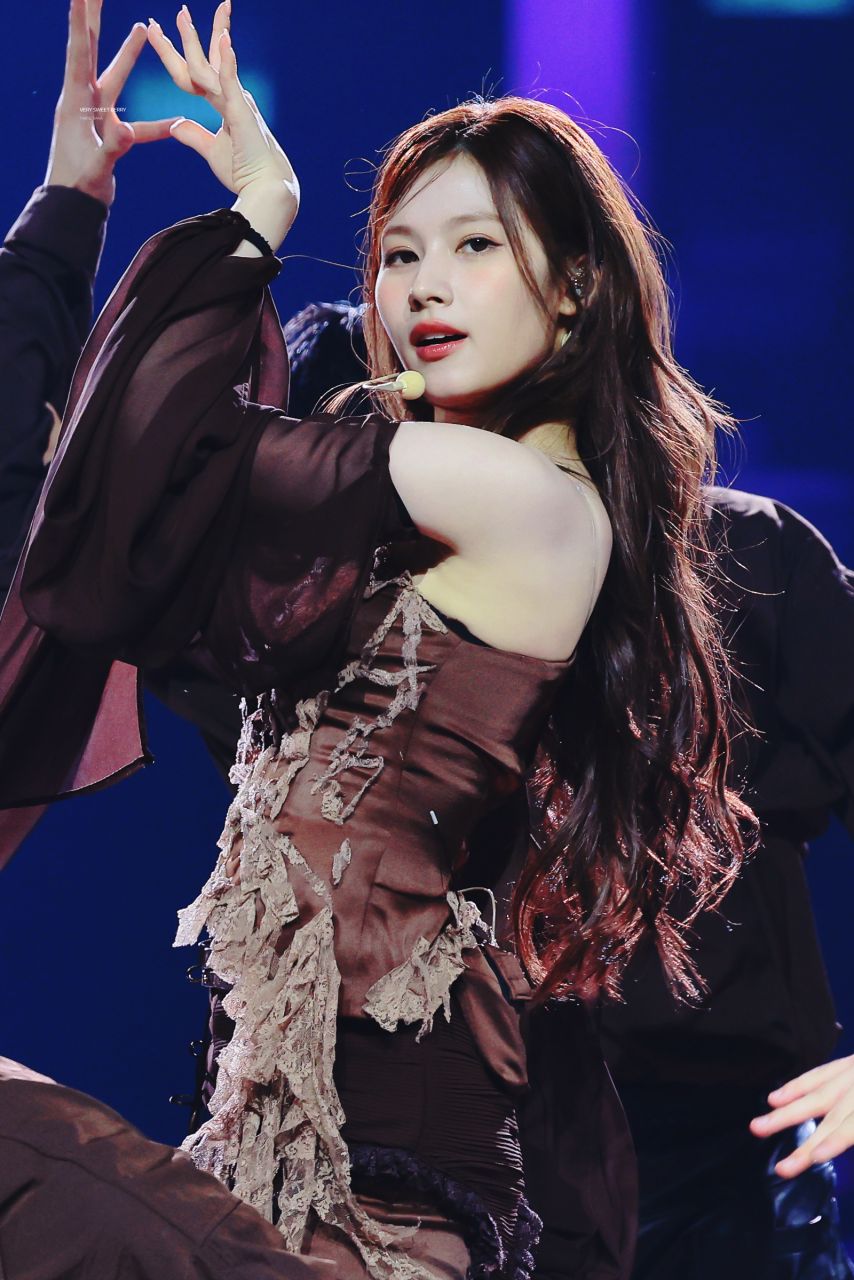 트와이스 사나