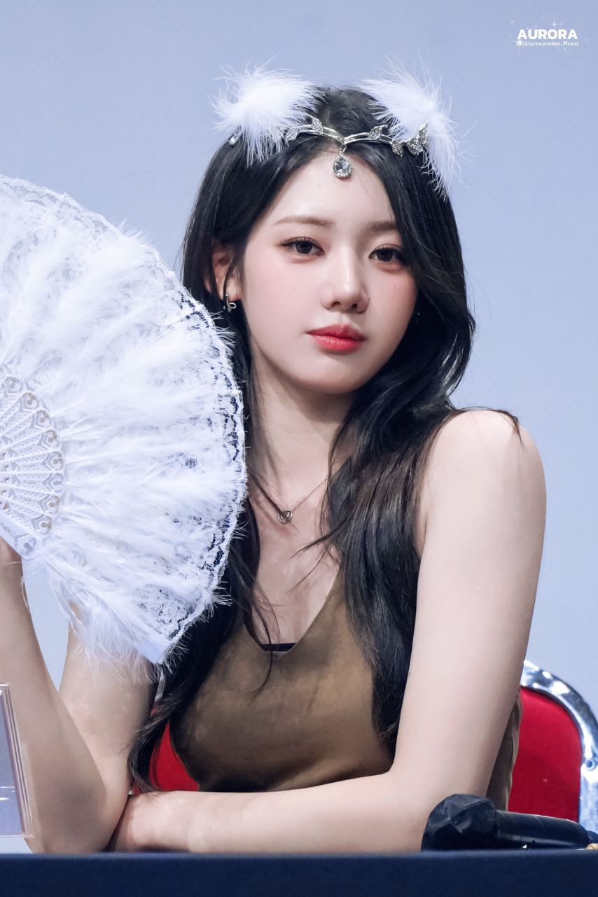 베이비몬스터 로라