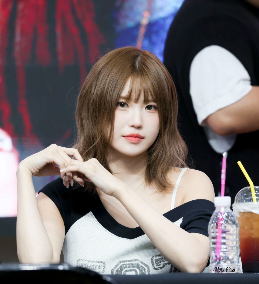 프로미스나인 송하영