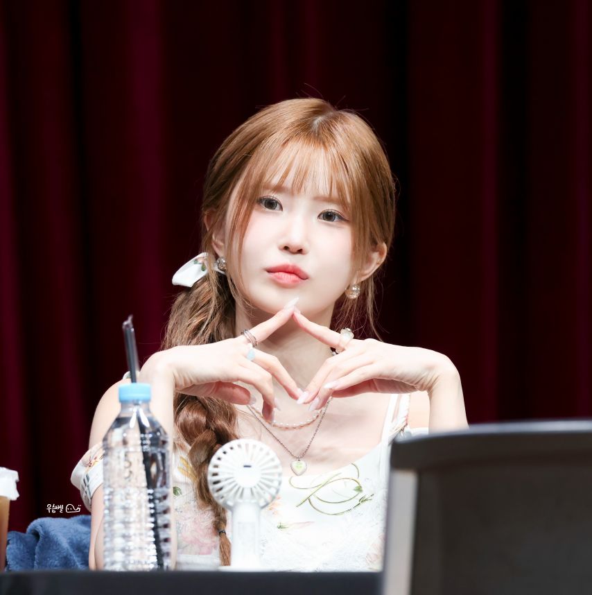 프로미스나인 송하영