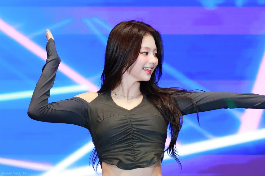 프로미스나인 이나경