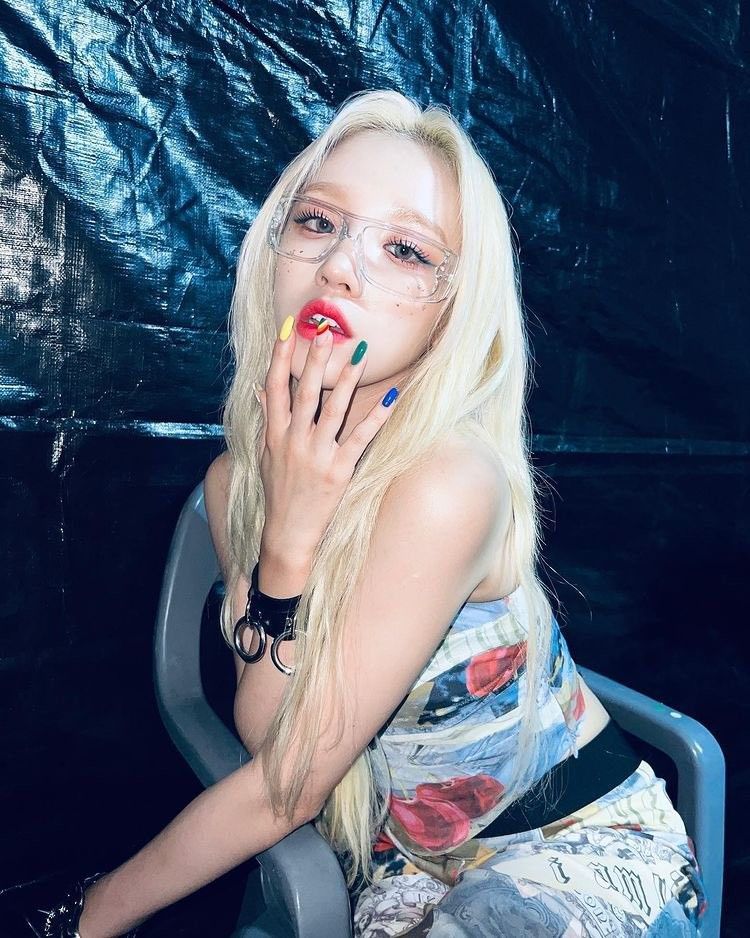 여자아이들 우기
