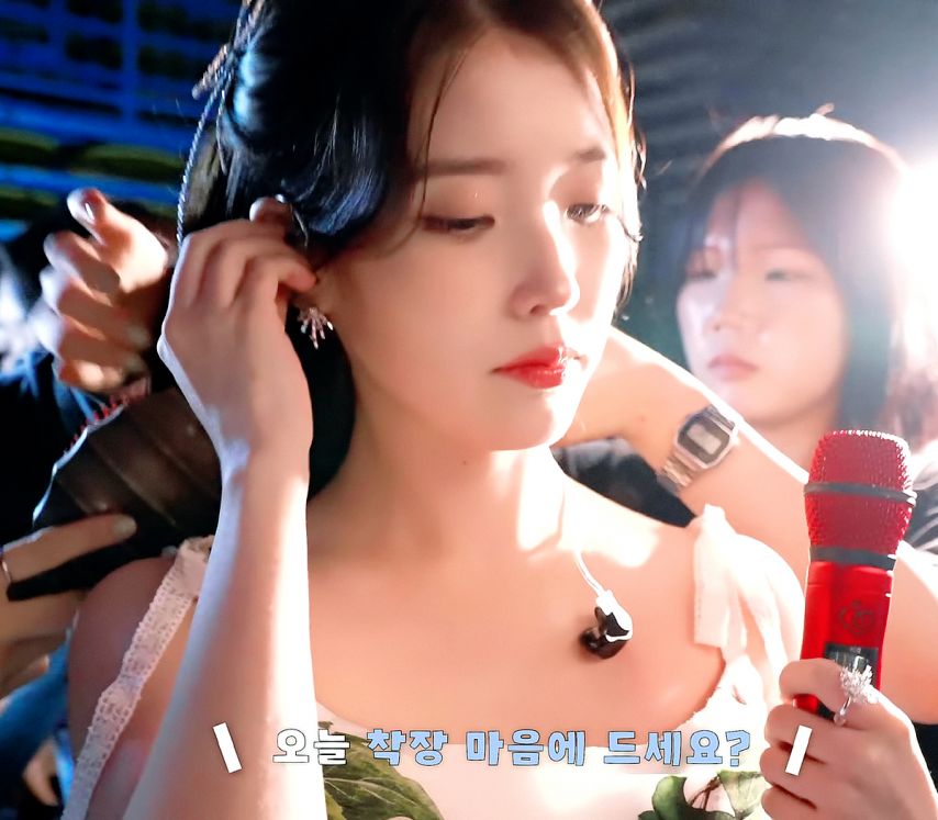 아이유 [IU TV] 17년 지기 내 친구 유애나랑.. 팬밋업 비하인드 . JPGIF (스압)