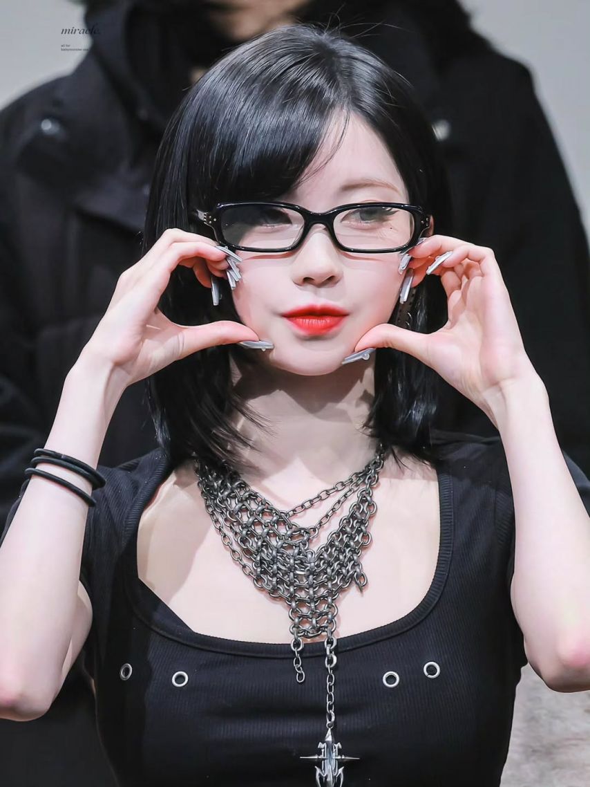 BABYMONSTER (베이비몬스터) 아사