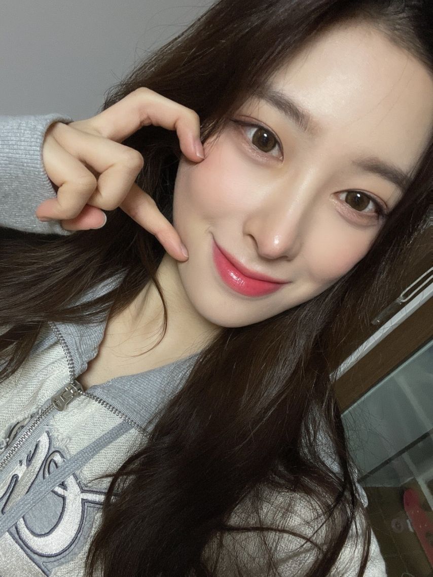 로켓펀치 윤경