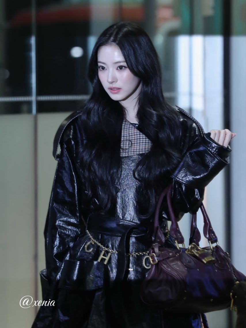 출국하는 안나 (미야오)