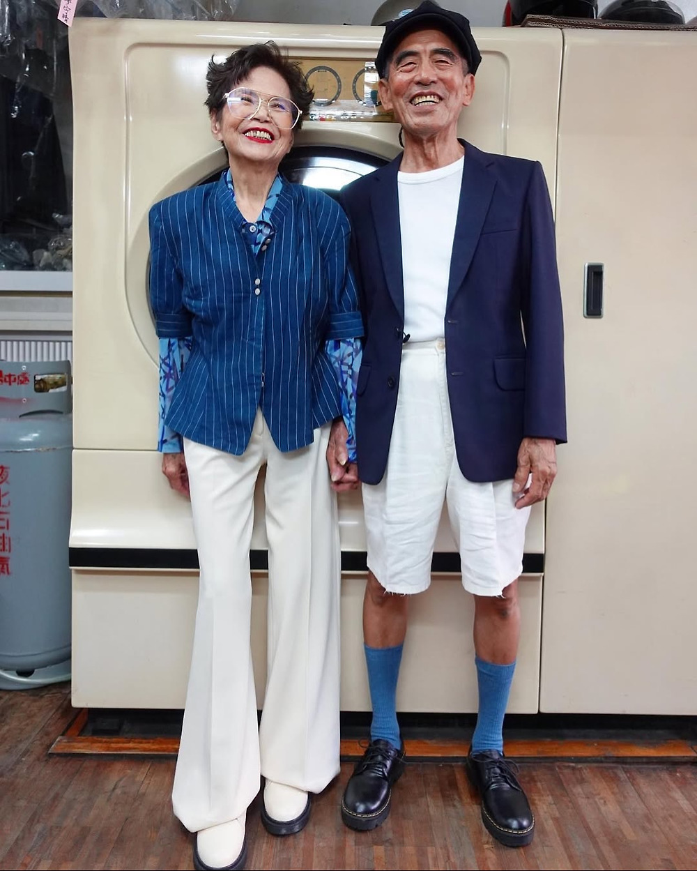 손님들이 안찾아가는 옷으로 화보찍는 세탁소 사장부부
