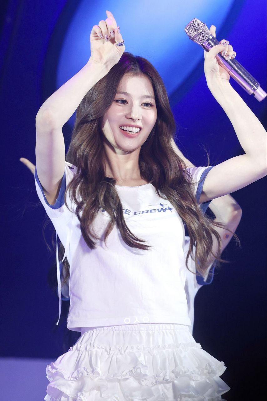 트와이스 사나