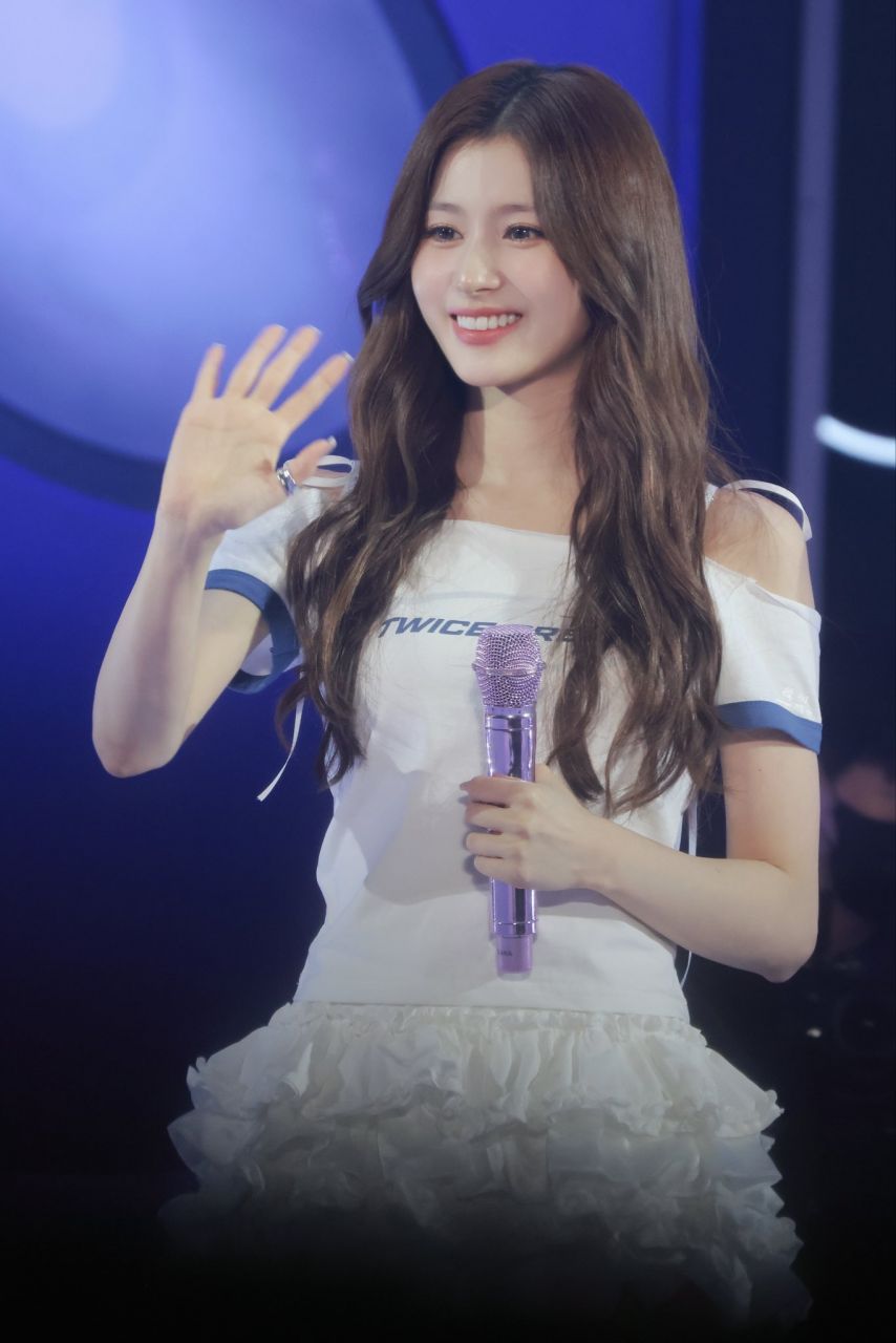 트와이스 사나