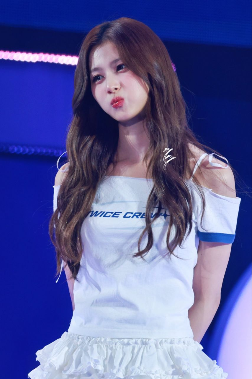 트와이스 사나