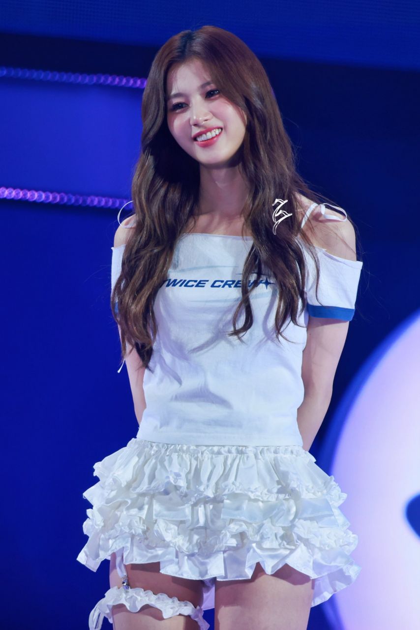 트와이스 사나