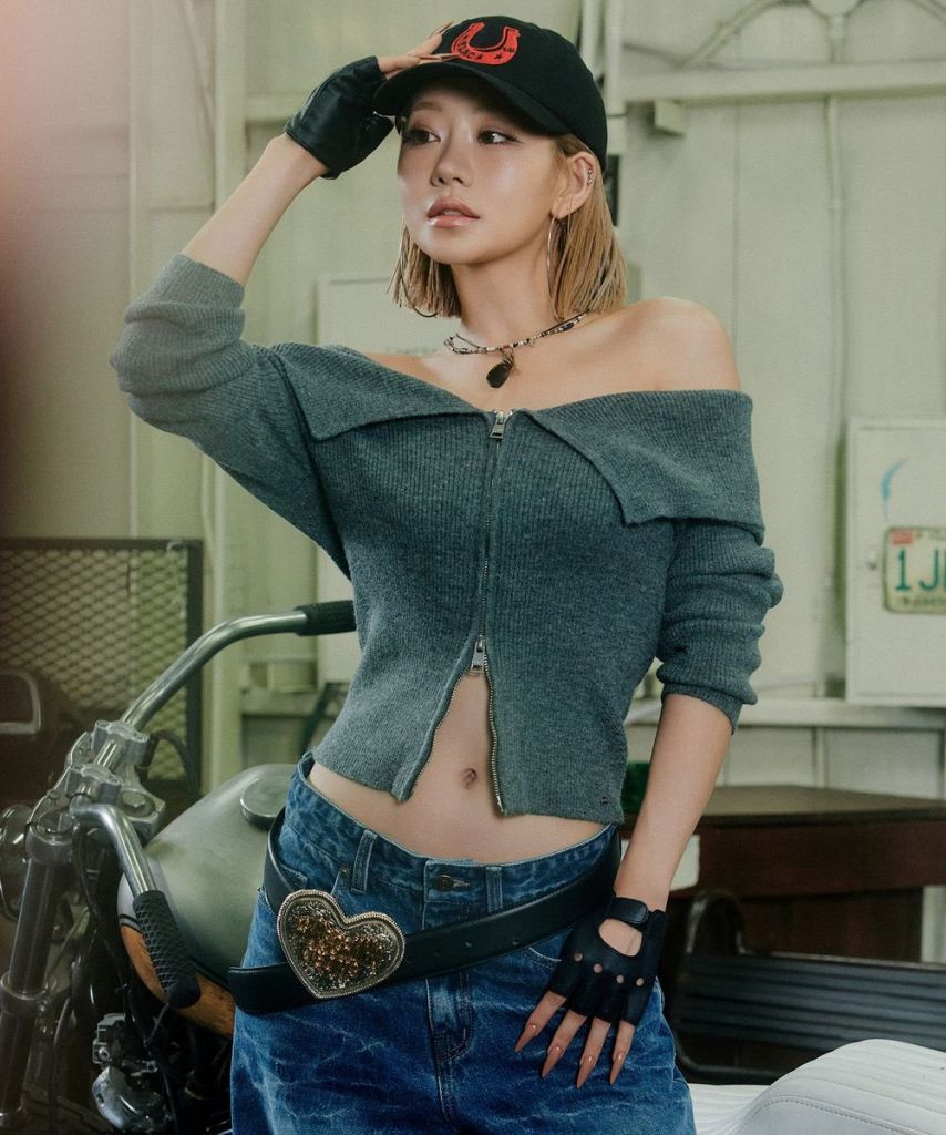 키스오브라이프 쥴리 나띠 플랙우먼 무신사 에디션 화보.JPG