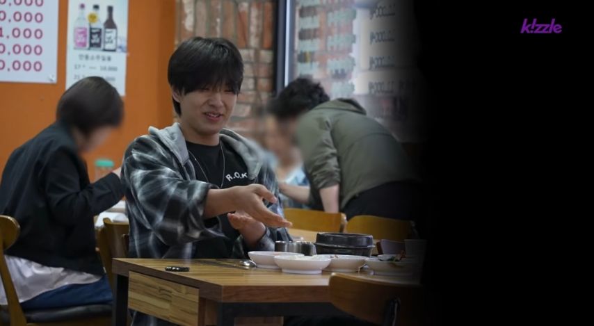 제가 혼자왔는데 밥 같이 먹어도 될까요?
