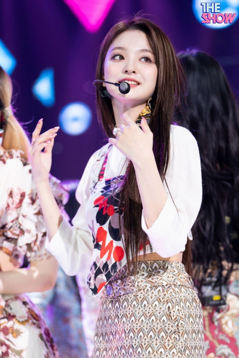 프로미스나인 이나경
