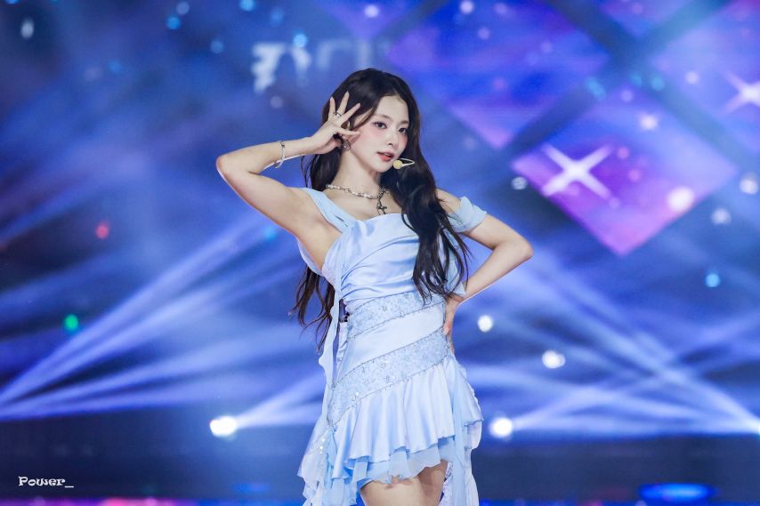 프로미스나인 이나경