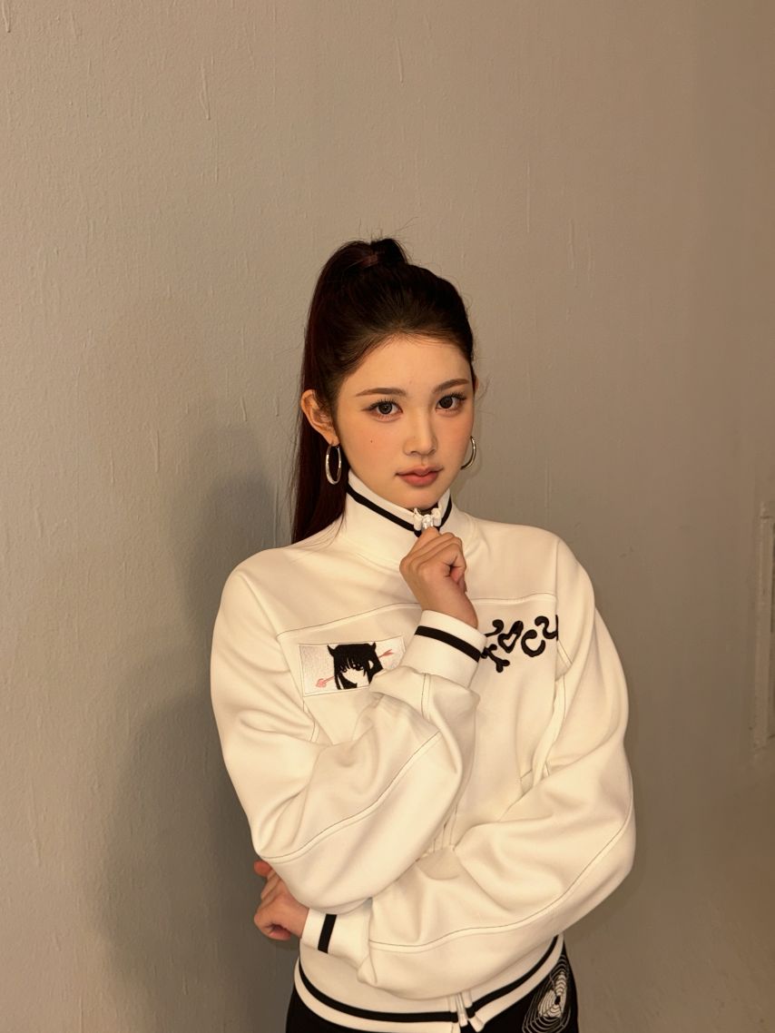 하츠투하츠 에이나