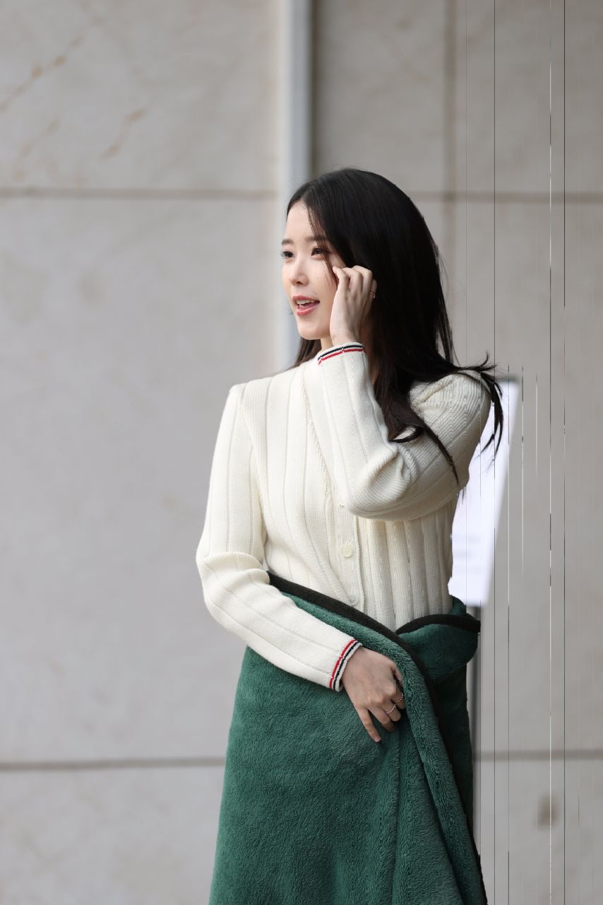 251126 제이에스티나 포토콜 아이유
