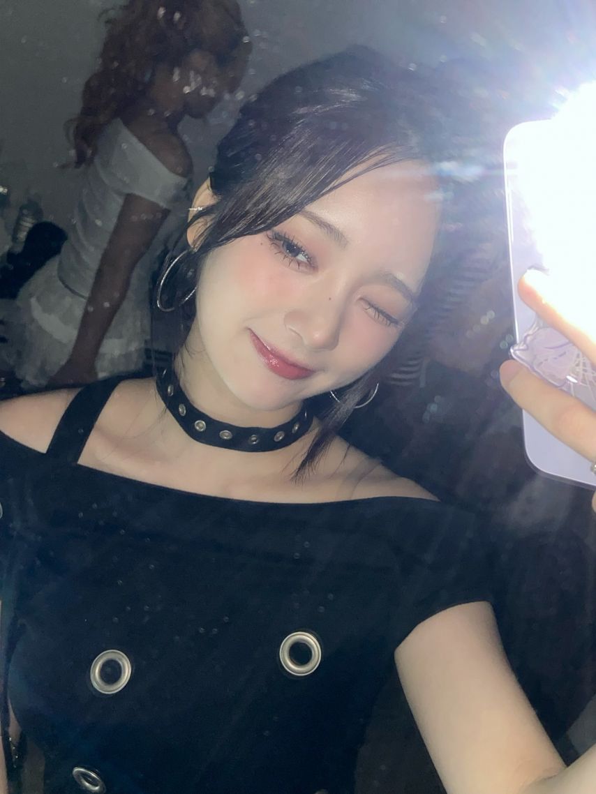 아이칠린 이지, 지윤