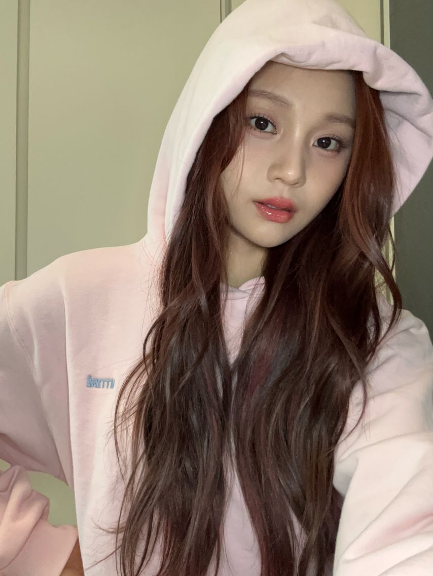 엄지 VIVIZ비비지 인별