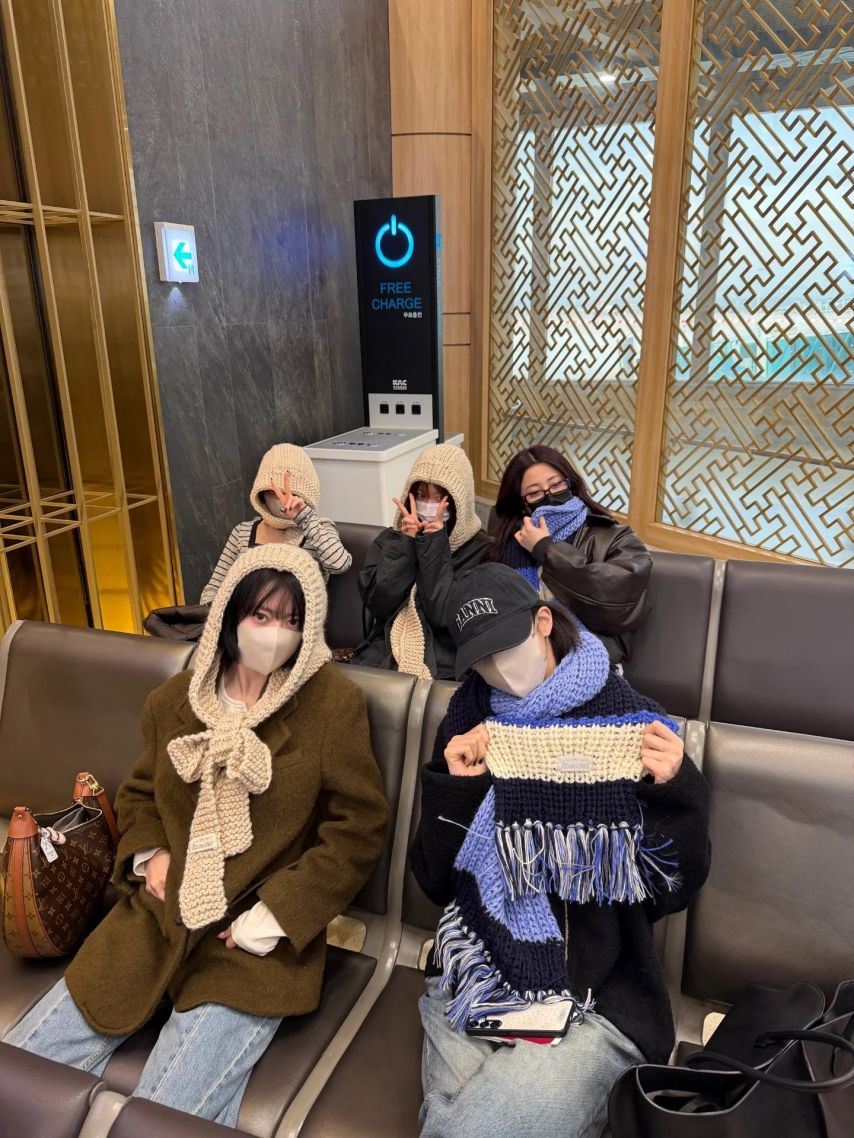 르세라핌 사쿠라 뜨개 머치 공개.jpg