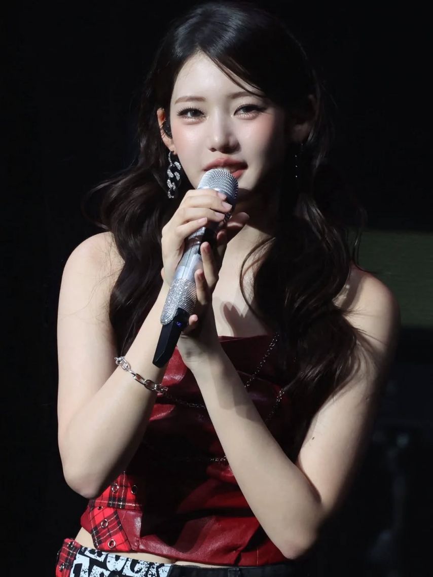 BABYMONSTER (베이비몬스터) 로라