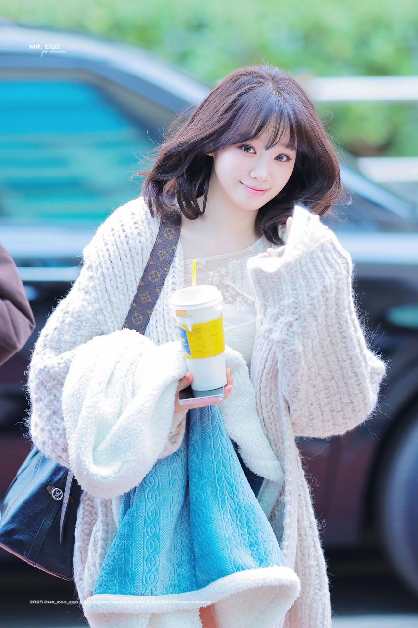 오늘자 르세라핌 김채원