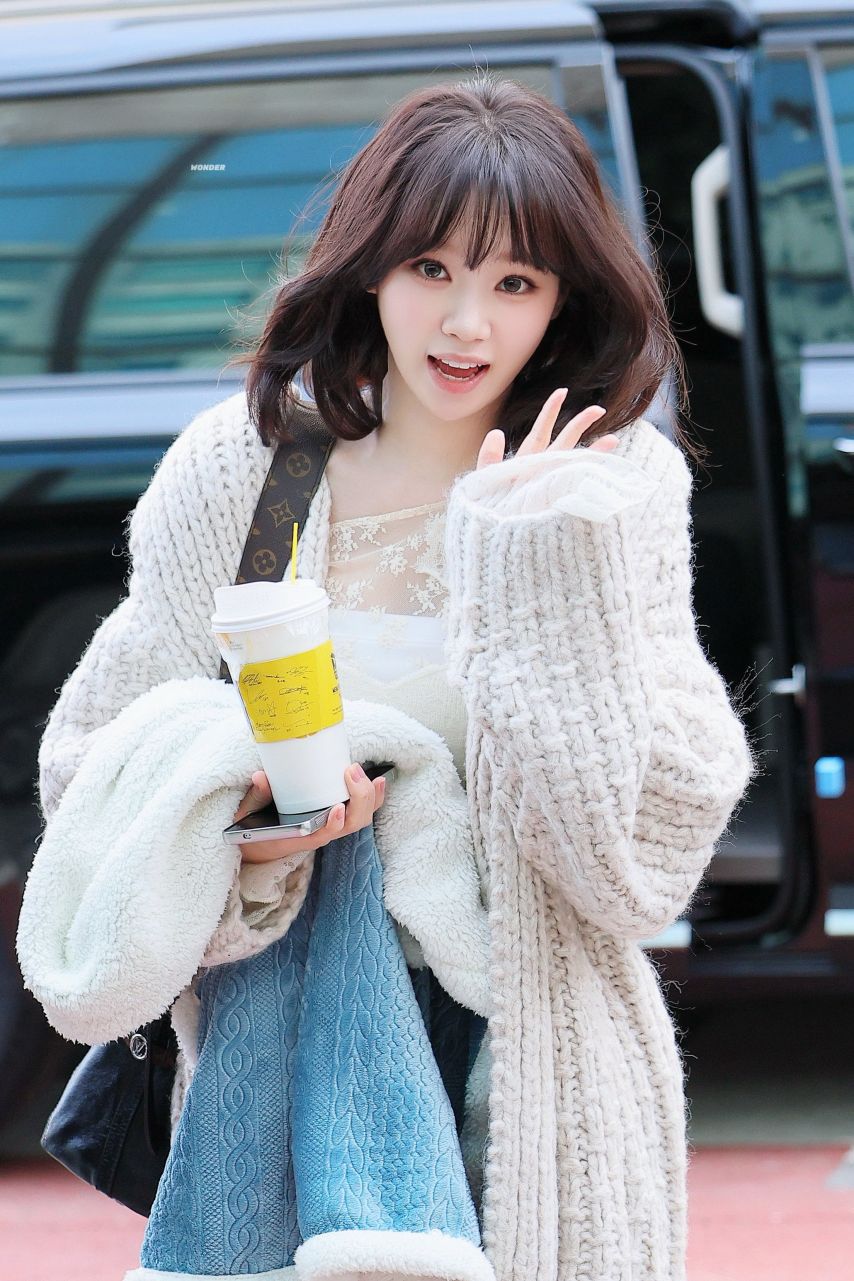 오늘자 르세라핌 김채원