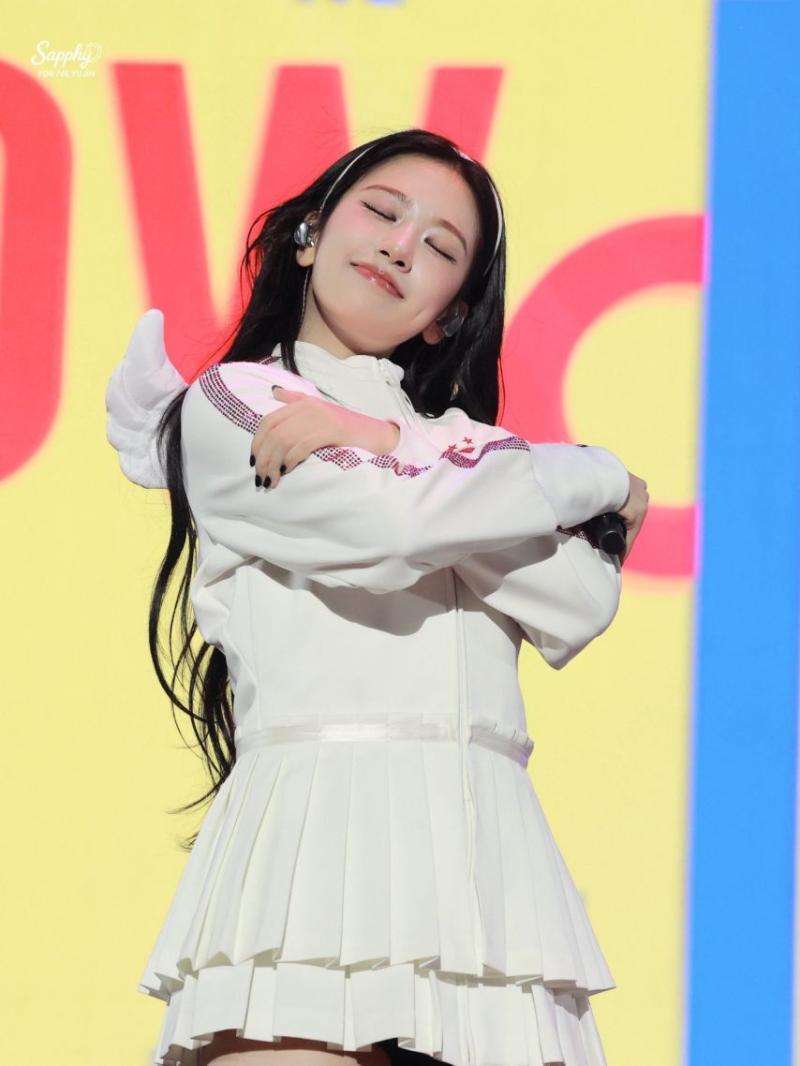 아이브 안유진