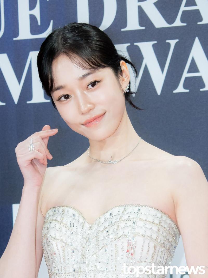 노윤서