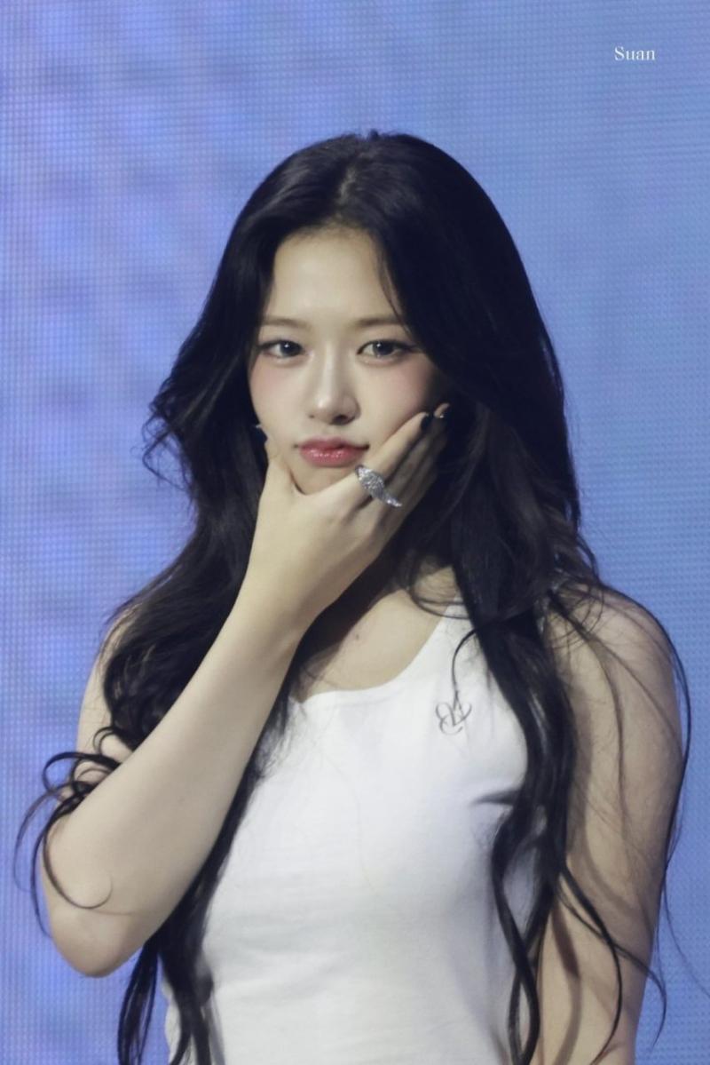 아이브 안유진